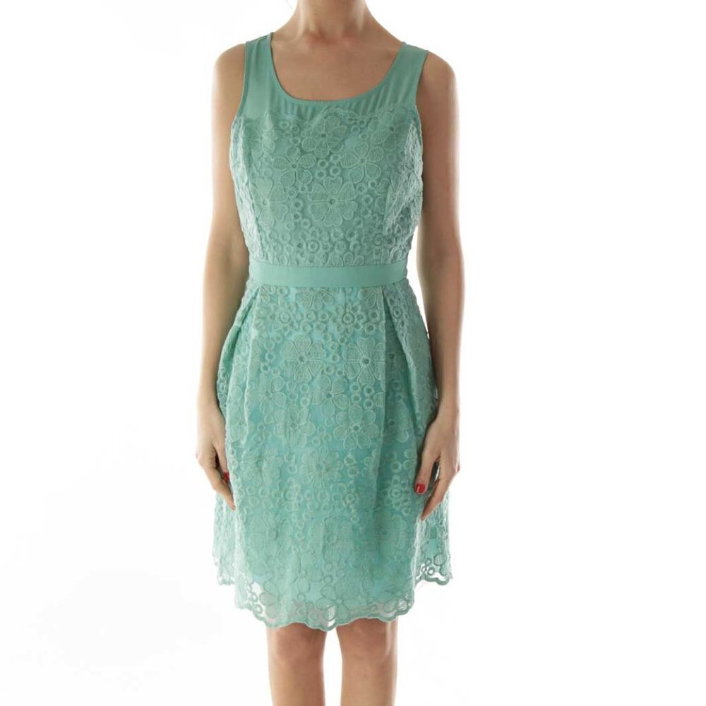 Doe & Rae Green Embroidered Flower Layered Dress - Picture 2 of 3